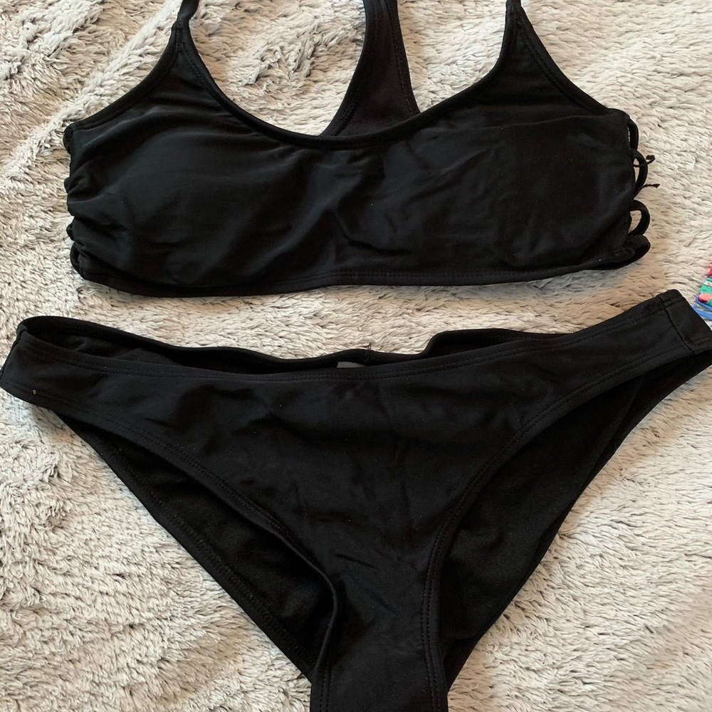 Black bikini